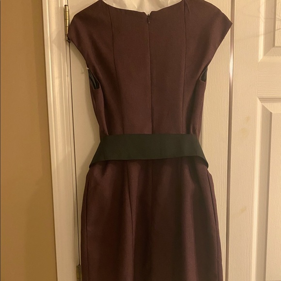 Gorgeous & Classy Plum Dress. Like New! Size US 6 - Picture 3 of 3